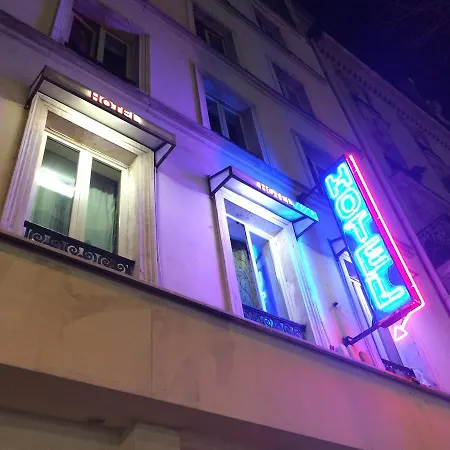 De La Fourche Hotel